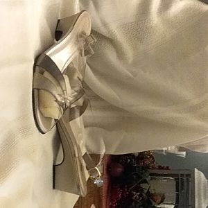 California Magdesians womens pumps